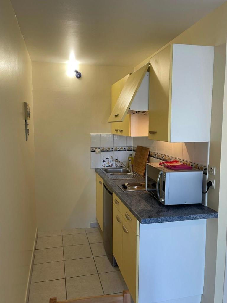 Appartement Ou Studio En Hyper Centre, Pour La Plage Et La Rue Pietonne Il Suffit De Traverser La Rue , Voir La Photo Principale أنديرنو لي بان المظهر الخارجي الصورة