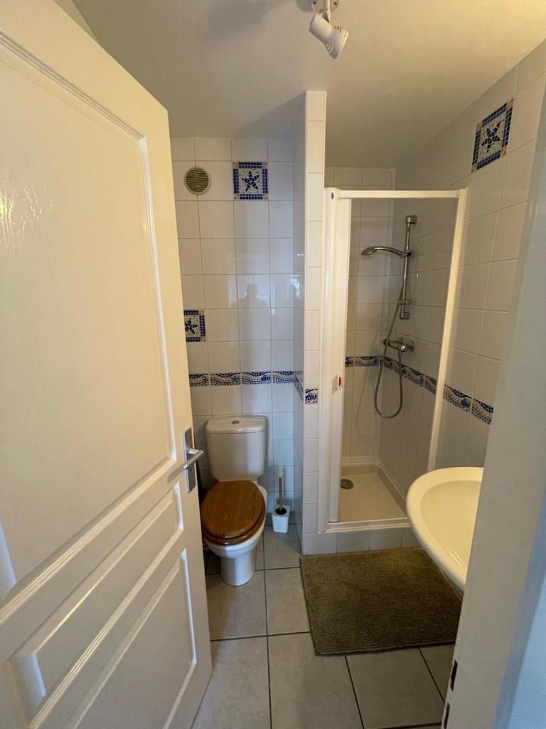 Appartement Ou Studio En Hyper Centre, Pour La Plage Et La Rue Pietonne Il Suffit De Traverser La Rue , Voir La Photo Principale أنديرنو لي بان المظهر الخارجي الصورة