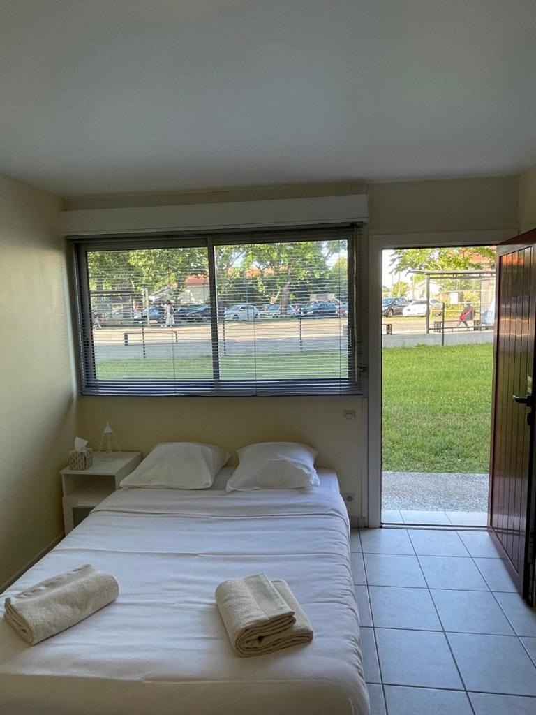 Appartement Ou Studio En Hyper Centre, Pour La Plage Et La Rue Pietonne Il Suffit De Traverser La Rue , Voir La Photo Principale أنديرنو لي بان المظهر الخارجي الصورة