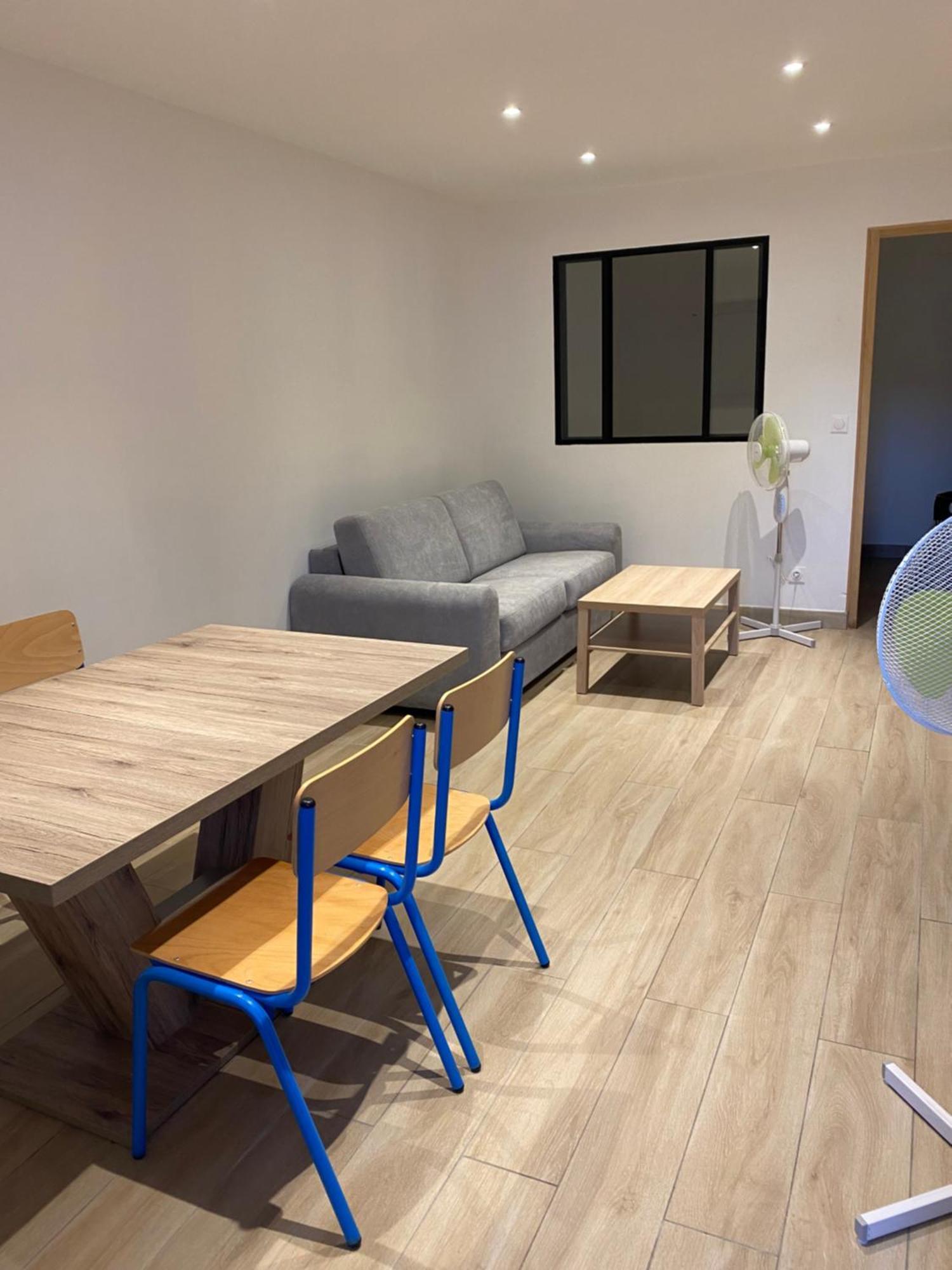 Appartement Ou Studio En Hyper Centre, Pour La Plage Et La Rue Pietonne Il Suffit De Traverser La Rue , Voir La Photo Principale أنديرنو لي بان المظهر الخارجي الصورة