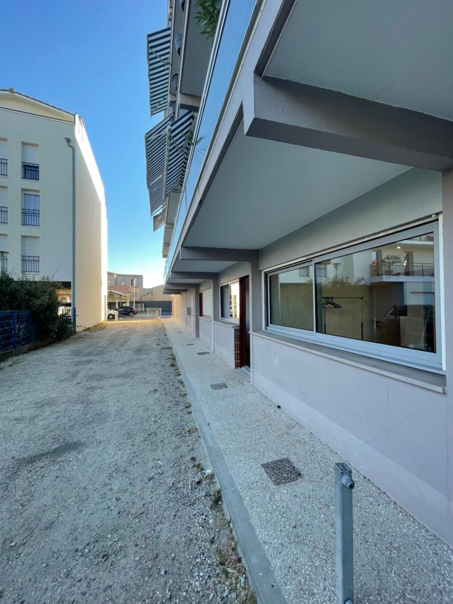 Appartement Ou Studio En Hyper Centre, Pour La Plage Et La Rue Pietonne Il Suffit De Traverser La Rue , Voir La Photo Principale أنديرنو لي بان المظهر الخارجي الصورة