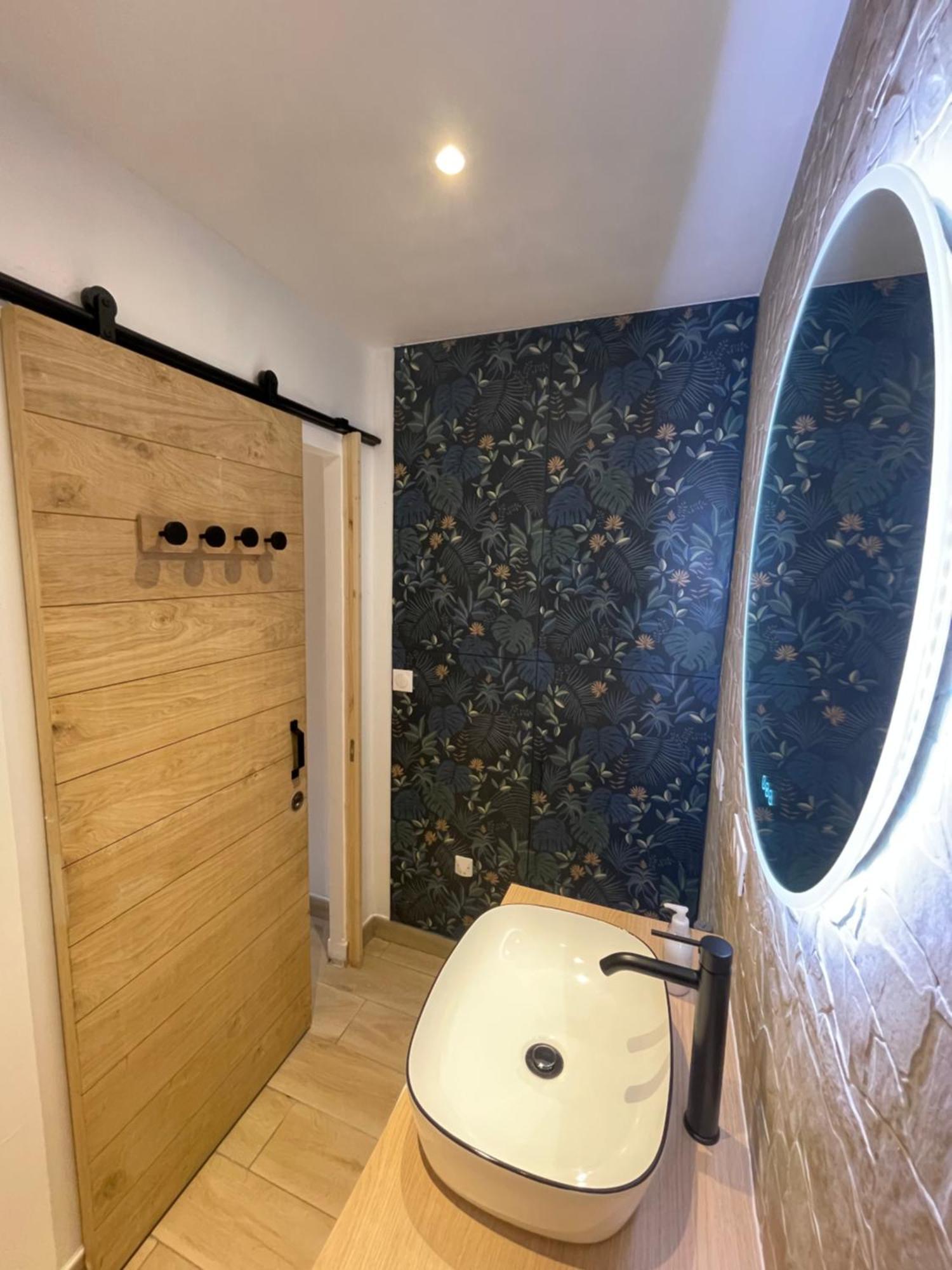 Appartement Ou Studio En Hyper Centre, Pour La Plage Et La Rue Pietonne Il Suffit De Traverser La Rue , Voir La Photo Principale أنديرنو لي بان المظهر الخارجي الصورة