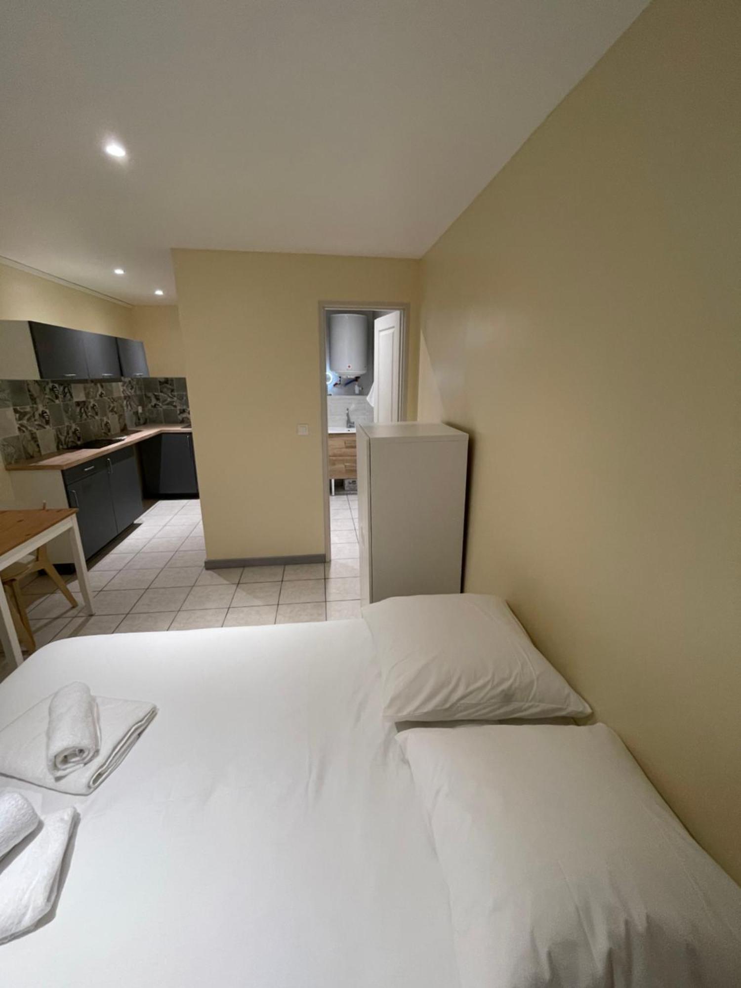 Appartement Ou Studio En Hyper Centre, Pour La Plage Et La Rue Pietonne Il Suffit De Traverser La Rue , Voir La Photo Principale أنديرنو لي بان المظهر الخارجي الصورة