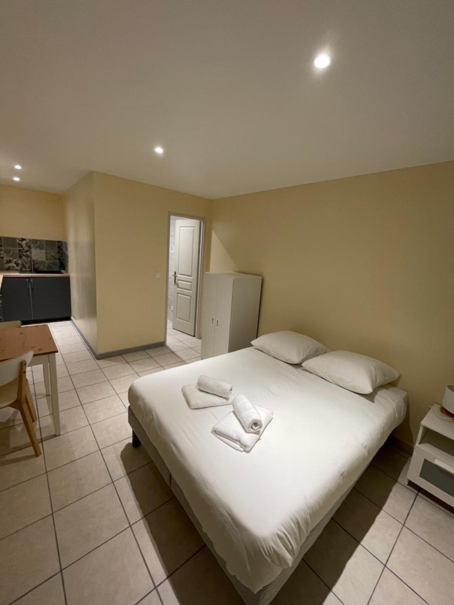 Appartement Ou Studio En Hyper Centre, Pour La Plage Et La Rue Pietonne Il Suffit De Traverser La Rue , Voir La Photo Principale أنديرنو لي بان المظهر الخارجي الصورة