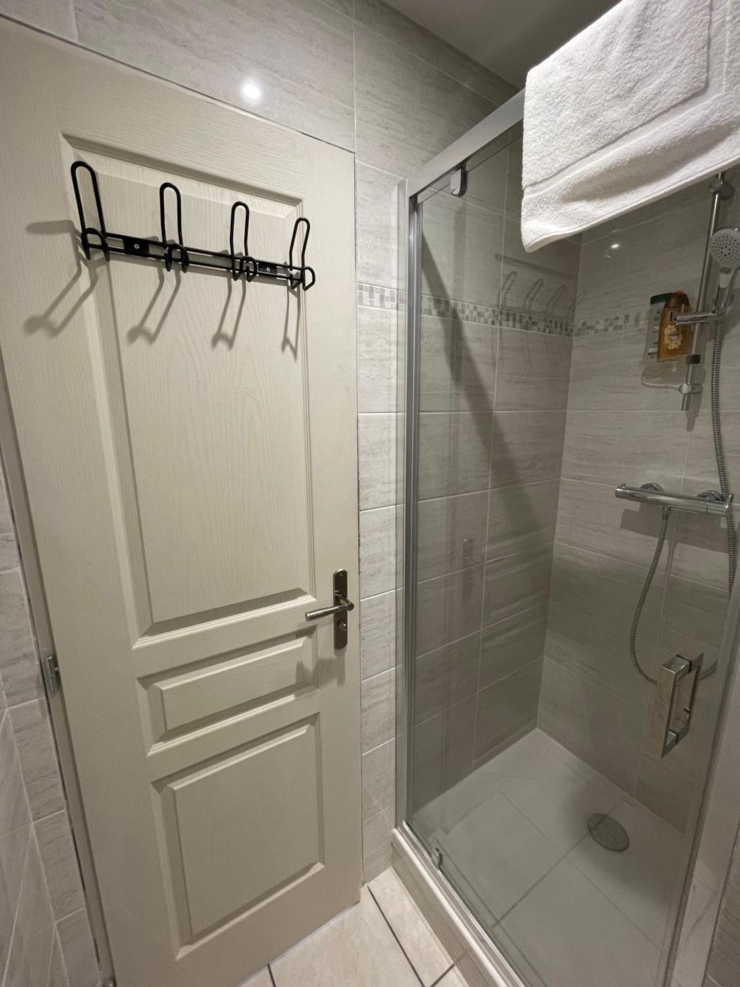 Appartement Ou Studio En Hyper Centre, Pour La Plage Et La Rue Pietonne Il Suffit De Traverser La Rue , Voir La Photo Principale أنديرنو لي بان المظهر الخارجي الصورة
