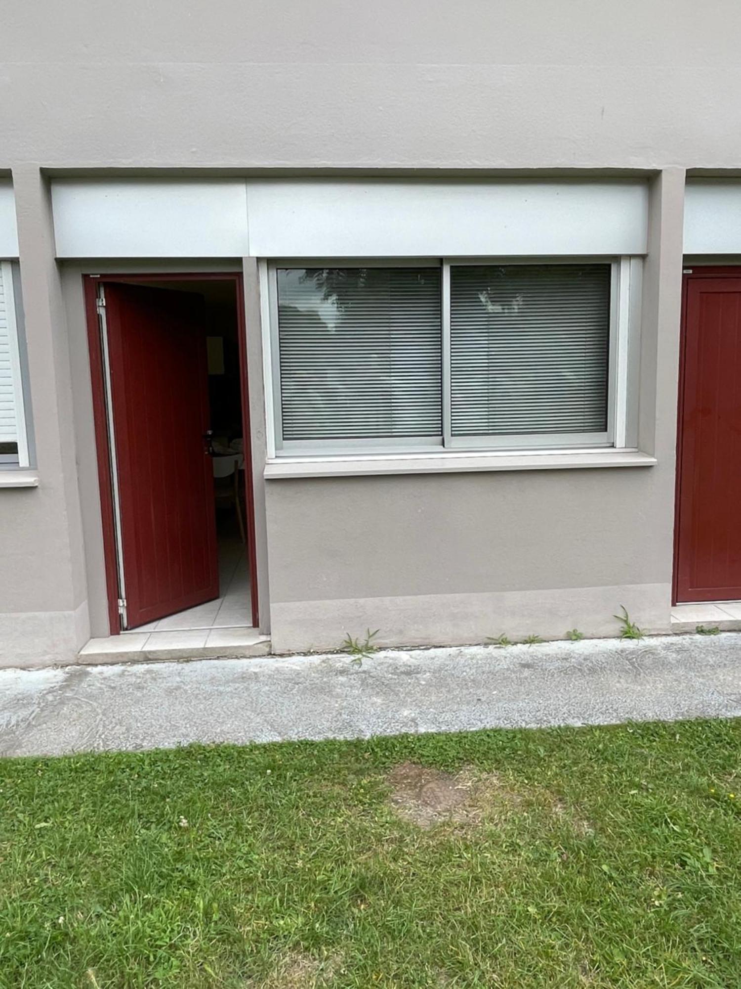 Appartement Ou Studio En Hyper Centre, Pour La Plage Et La Rue Pietonne Il Suffit De Traverser La Rue , Voir La Photo Principale أنديرنو لي بان المظهر الخارجي الصورة