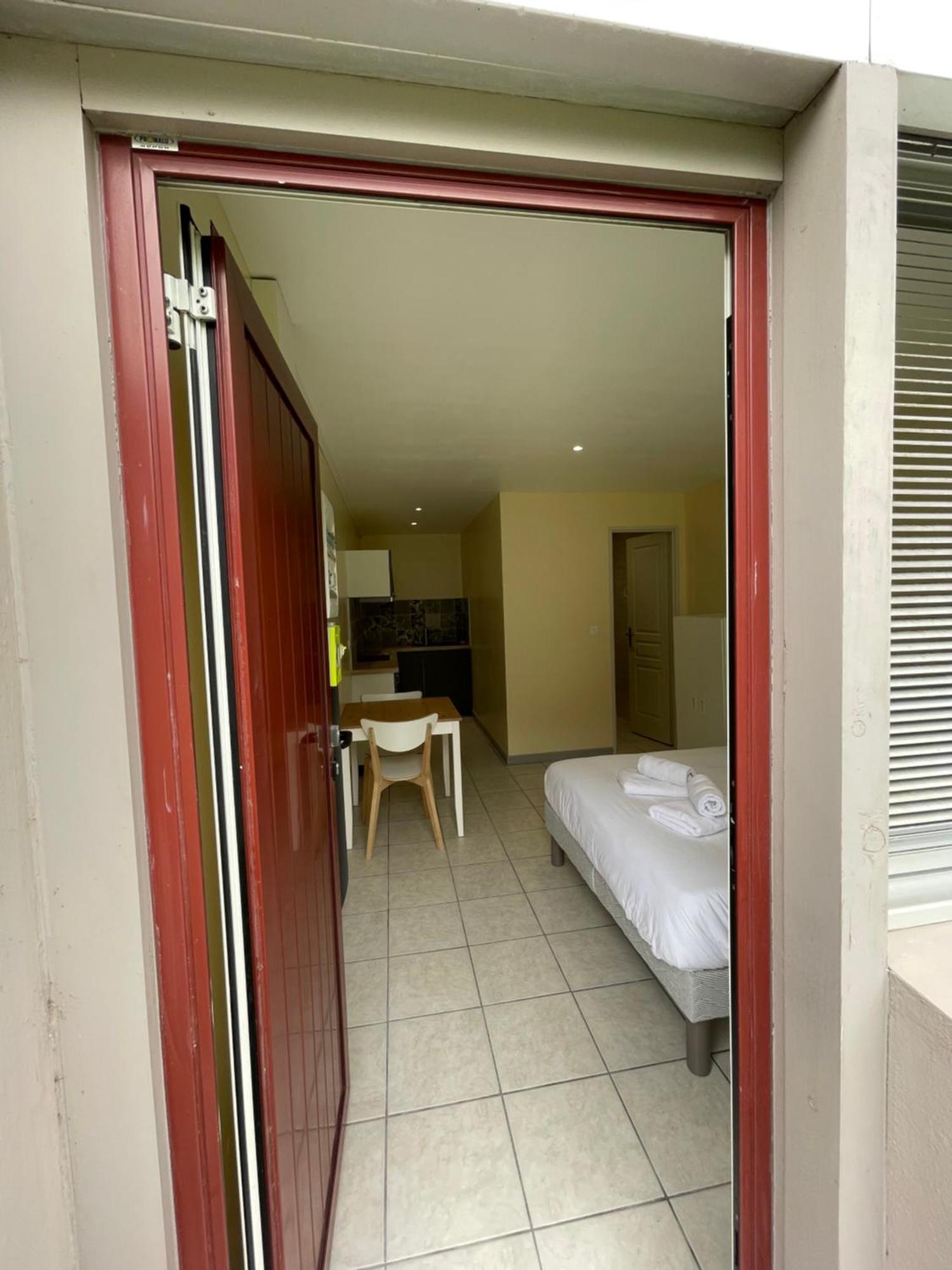 Appartement Ou Studio En Hyper Centre, Pour La Plage Et La Rue Pietonne Il Suffit De Traverser La Rue , Voir La Photo Principale أنديرنو لي بان المظهر الخارجي الصورة